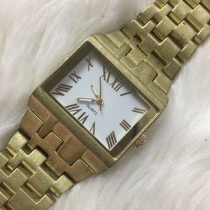 Vintage gold tone watch square roman numeral dial